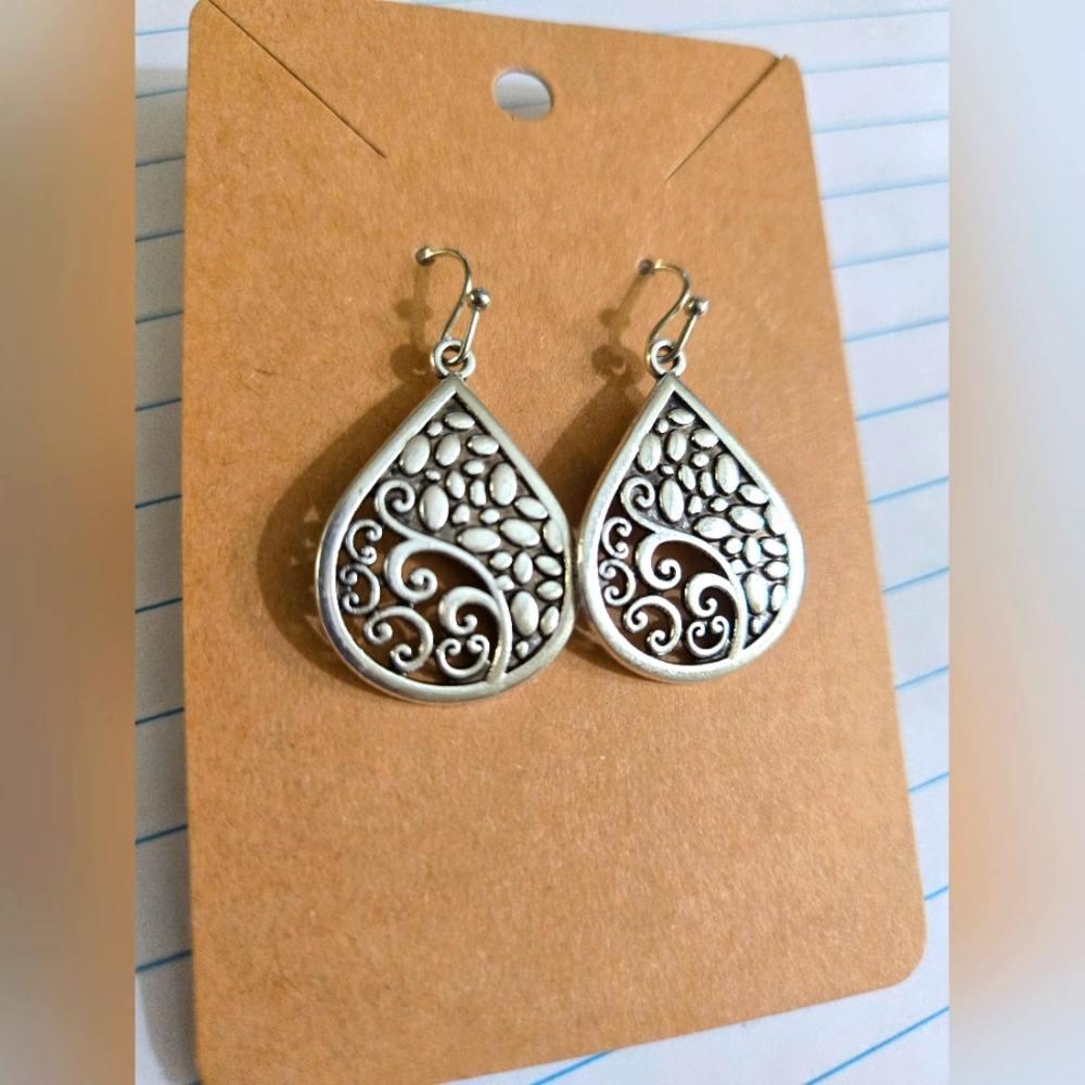 Silver Teardrop Earrings